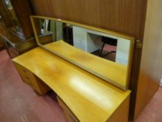 Homeworthy mid 20th Century bedroom suite comprising excellent concave dressing table and two