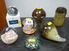 Parcel of good glass paperweights including Caithness etc
