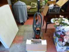 Boxed food warmer and an upright Hoover bagless vacuum cleaner E/T