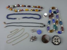 A SMALL PARCEL OF MIXED DRESS JEWELLERY including a 925 floral brooch, two others, a quantity of