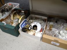 Large quantity of kitchen clearance items including glassware, pottery etc
