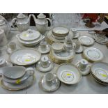 Very large quantity of Royal Doulton 'White Nile' tea and dinnerware