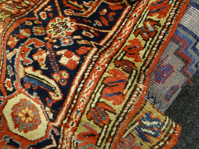 A GOOD VERY LARGE EARLY TWENTIETH CENTURY PERSIAN RUST & COBALT BLUE CARPET, 275 x 385cms - Image 7 of 9