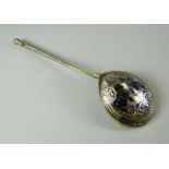 AN 84 STANDARD IMPERIAL RUSSIAN SILVER-GILT CAVIAR SPOON with twist handle, the reverse of the