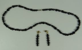 A BLACK CORAL BEAD NECKLACE & MATCHING EARRINGS necklace size 44cms