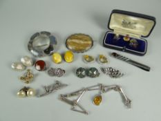 A PARCEL OF MIXED TWENTIETH CENTURY JEWELLERY including a 925 Sterling Provenance: Estate of Helen