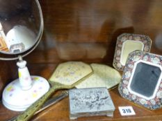 Small parcel of dressing table items etc