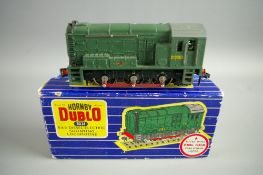 MODEL RAILWAY - Hornby Dublo 3231 diesel electric shunter, three rail, boxed