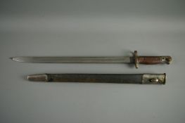 A BRITISH 1907 PATTERN SWORD BAYONET, the hilt date marked, stamped 'WSC' in leather scabbard, 57.