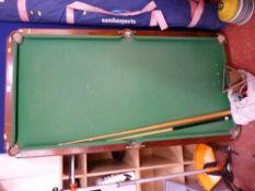 5ft snooker table with accessories