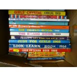 Box of children's annuals and other books including Enid Blyton's 'Noddy', 'Beano' etc