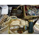 Parcel of mixed jewellery and 18th Century British bronze coinage etc