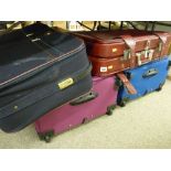 Quantity of modern luggage