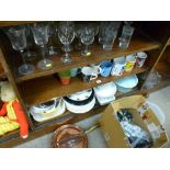 Very large parcel of kitchenware including flan dishes, dinner plates, mugs, drinking glassware,