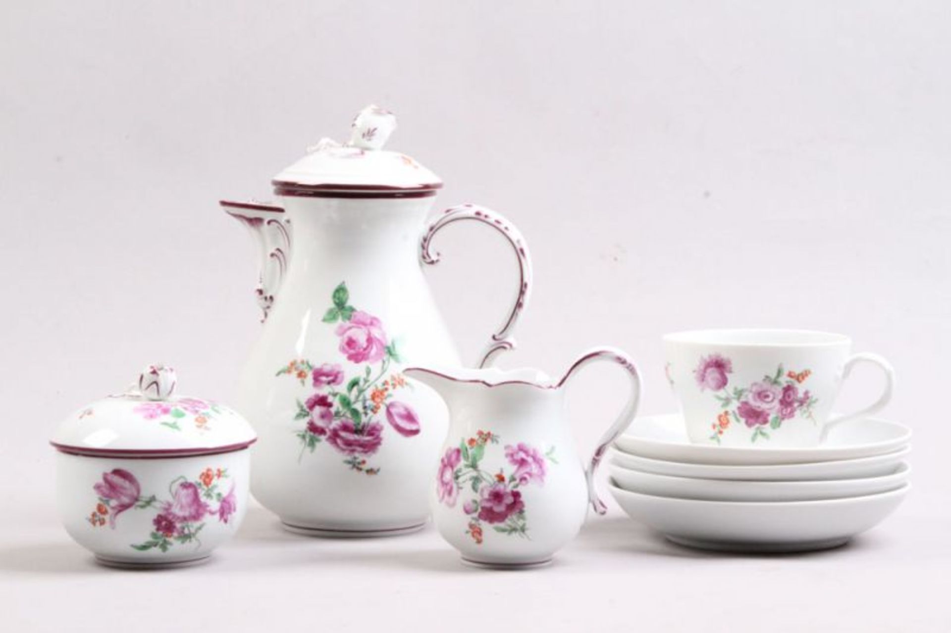 Teilservice.Meissen, um 1924. 14-teilig, bestehend aus Kaffeekanne (1. Wahl), Zuckerdose,