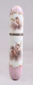 Etui.Meissen, 18. Jh. Porzellan, polychrom dekoriert mit Putti und Blütenzweigen.