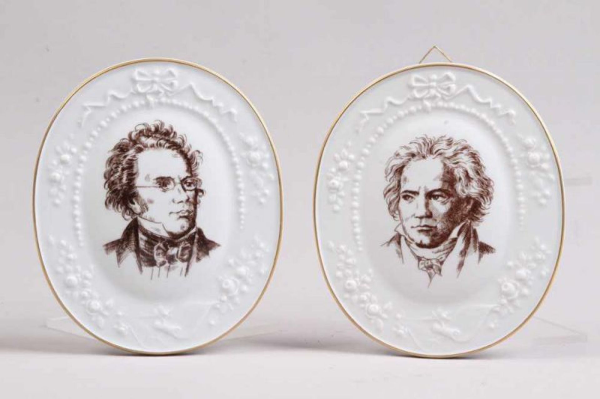 Paar Plaketten.Meissen 1978. In Memoriam. Portrait von Franz Schubert und Ludwig van Beethoven. Im