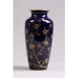 Vase.Royal KPM. Kobaltblaue Glasur, florale Golddekoration. H: 28 cm. 20.00 % buyer's premium on the
