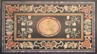 Scagliola Platte.Breite, florale Bordüre. Mittig ovales Medaillon, beidseitig gebundene