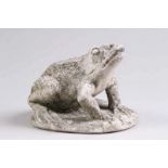 Brunnenfigur.Wasserspeier, Sitzender Frosch. Steinguss. H: 18 x 25 cm. 20.00 % buyer's premium on