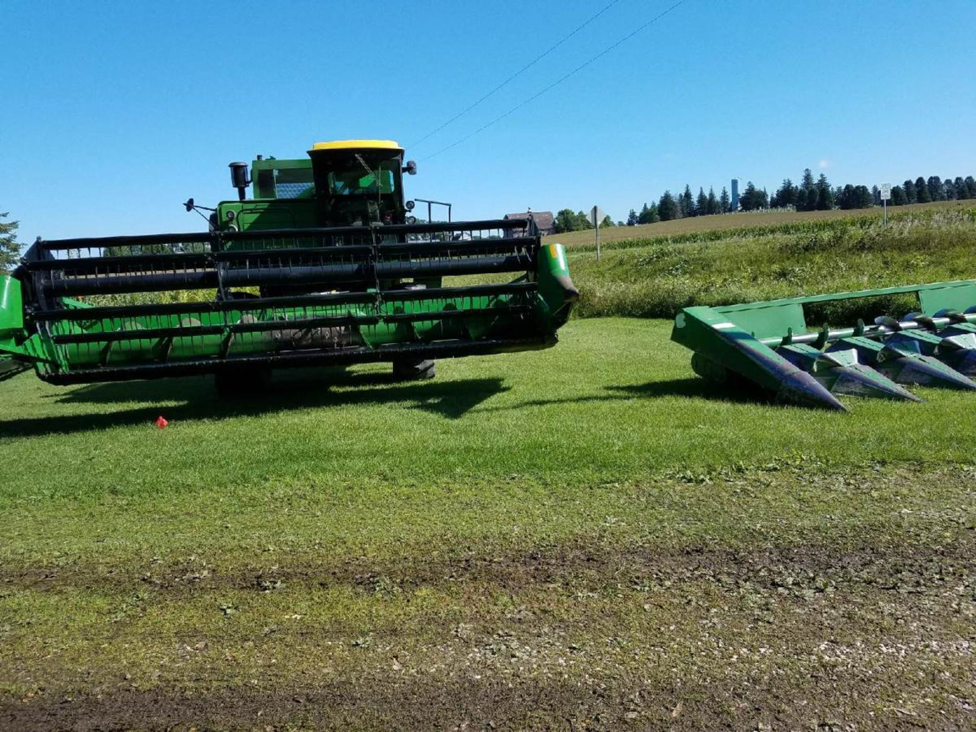 6-30 JD 643 low profile corn head.