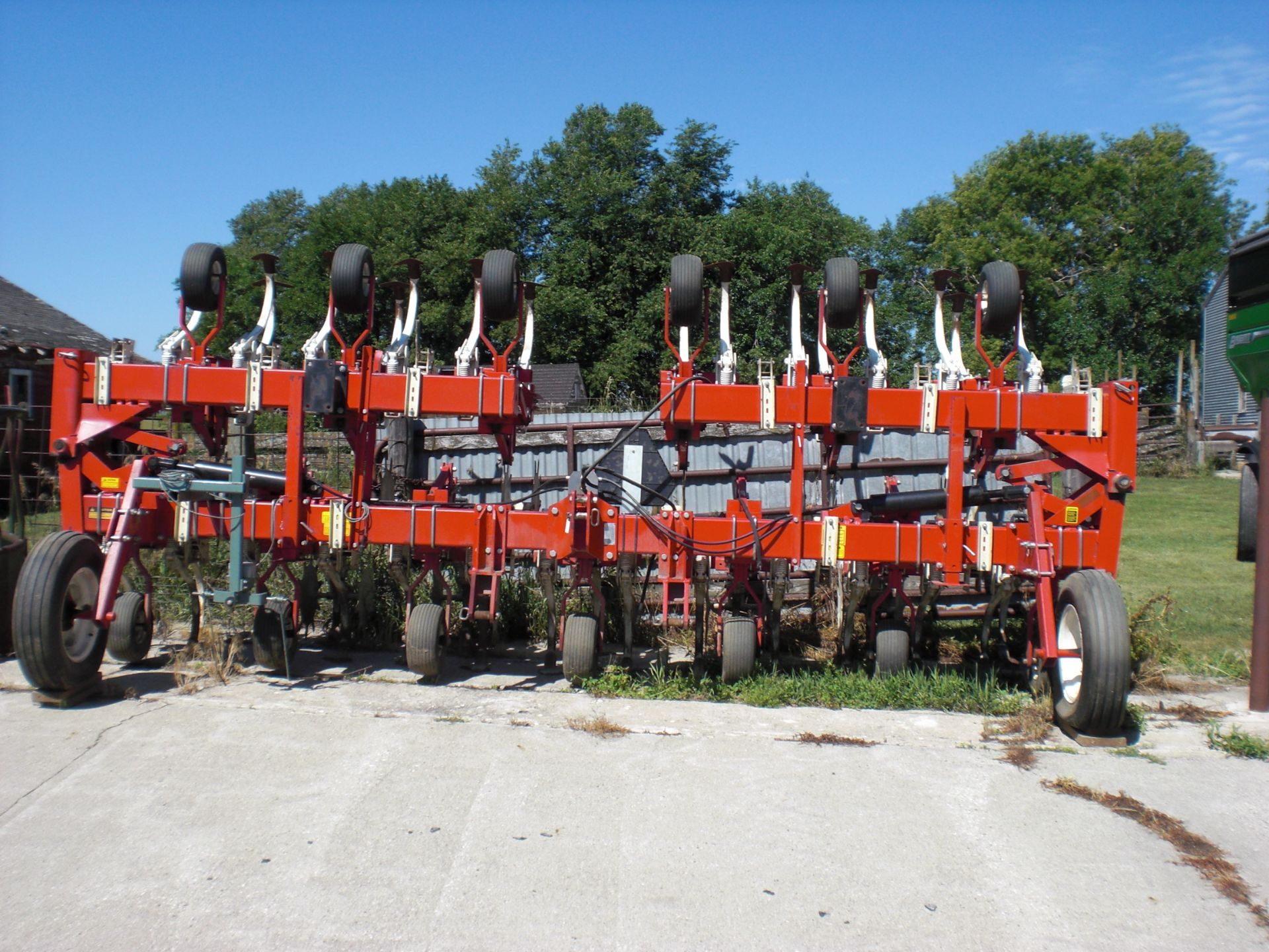 12-30 Wilrich cultivator, guidance system.