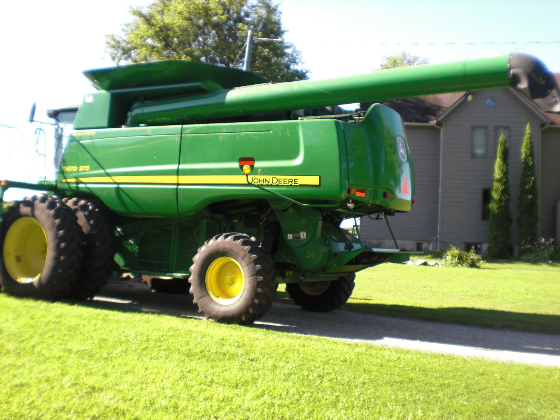 2008 JD 9670 STS Bullet Rotor Combine - Image 2 of 4