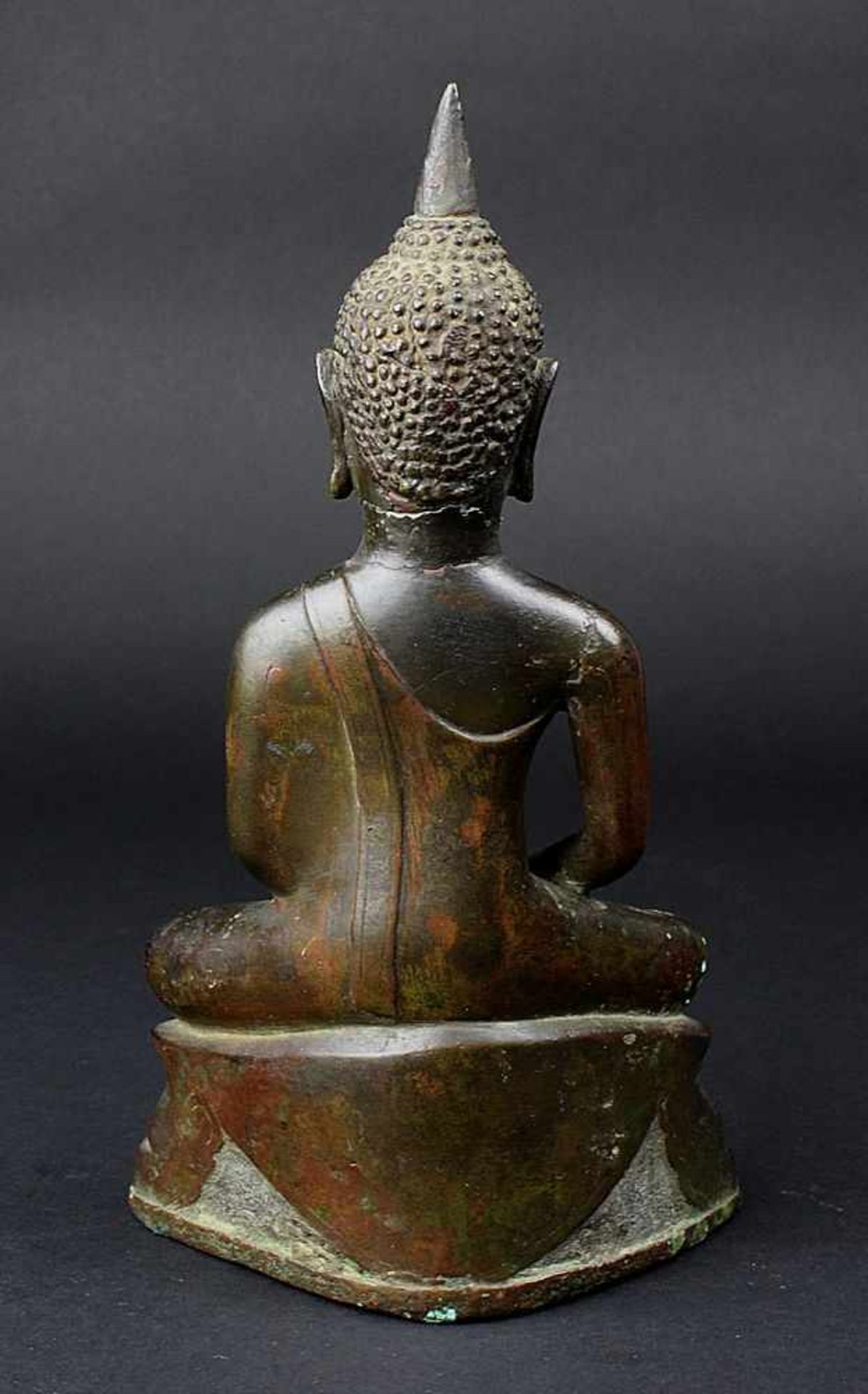 Buddha, Siam, 17. Jh., Bronze, auf Thron sitzend in meditierender Haltung, schöne grünbraune Patina, - Image 3 of 5