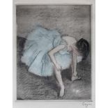 Degas,Edgar 1834 - 1917, Graphik Sitzende Tänzerin. Im Blatt signiert. Unter Glas gerahmt. 38cm x