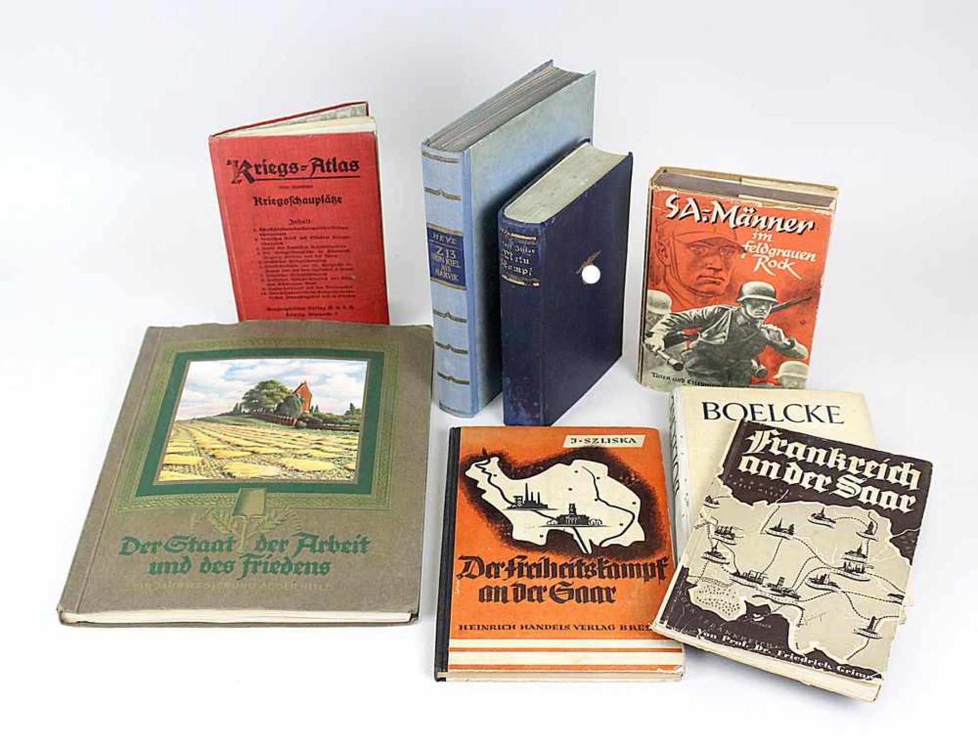8 Bücher und Hefte, meist Deutsches Reich 1933-1945, unter anderem Mein Kampf (1940), S.A. Männer im