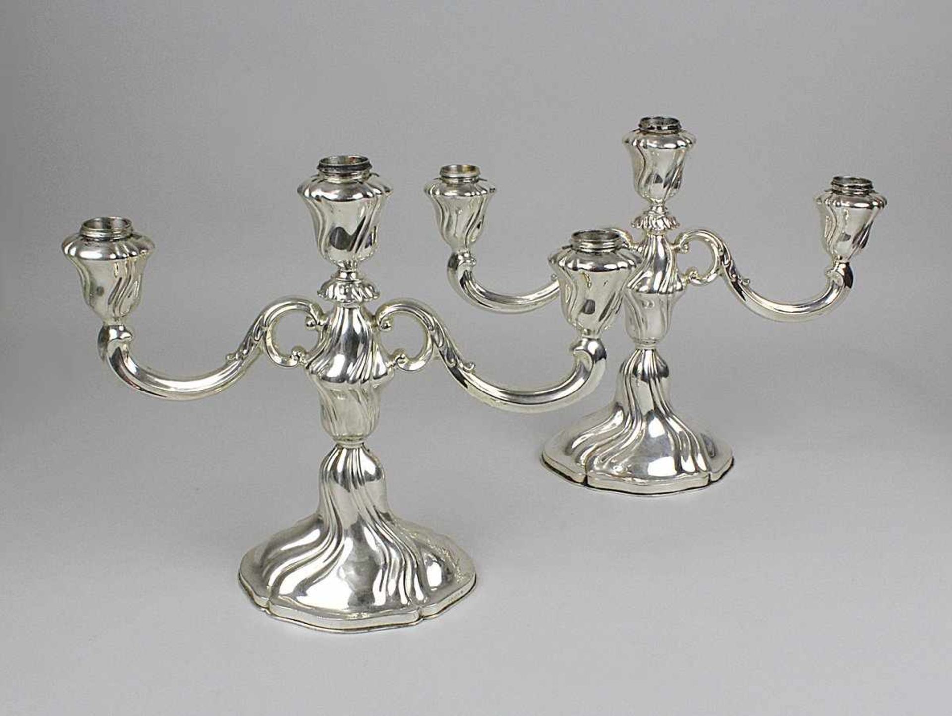 Dreiarmiges Leuchterpaar aus 835er Silber, Bruckmann Heilbronn, um 1930-40, im Barockstil, am