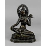 Sitzender Buddha Boddhisattva, Bronze, Tibet 19. Jh., in meditierender Haltung auf Lotusthron, mit