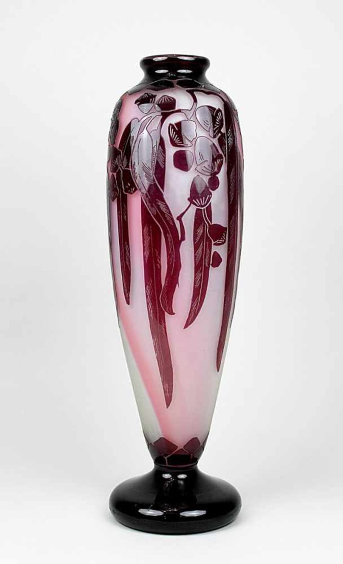 Große Schneider Vase Eukalyptus, Nancy um 1920, Klarglas mit rosa-opakem eingeschmolzenem Glas als
