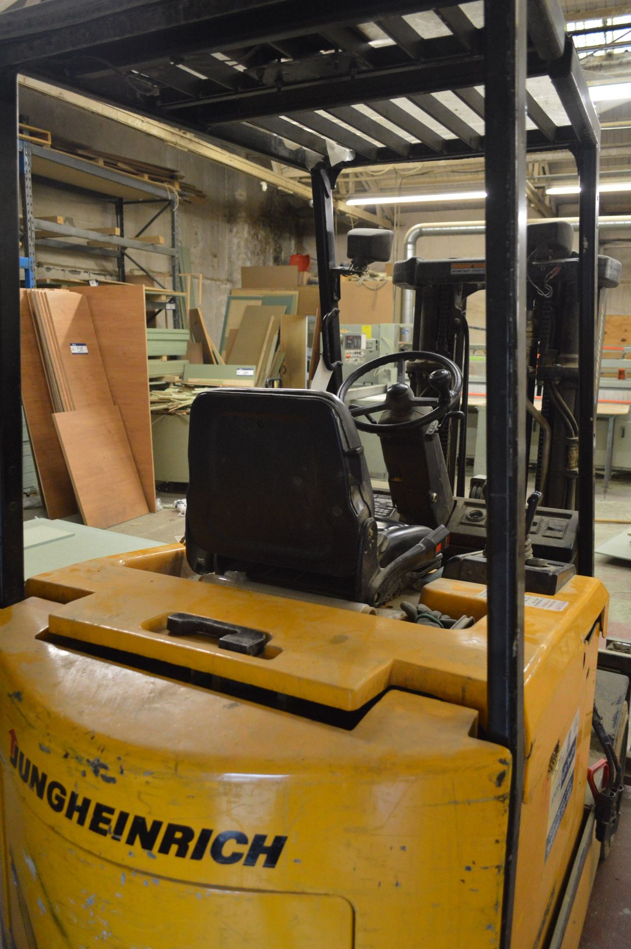 Jungheinrich EFGV25 2250kg cap. BATTERY ELECTRIC FORK LIFT TRUCK, serial no. E108A01790T, - Image 4 of 7