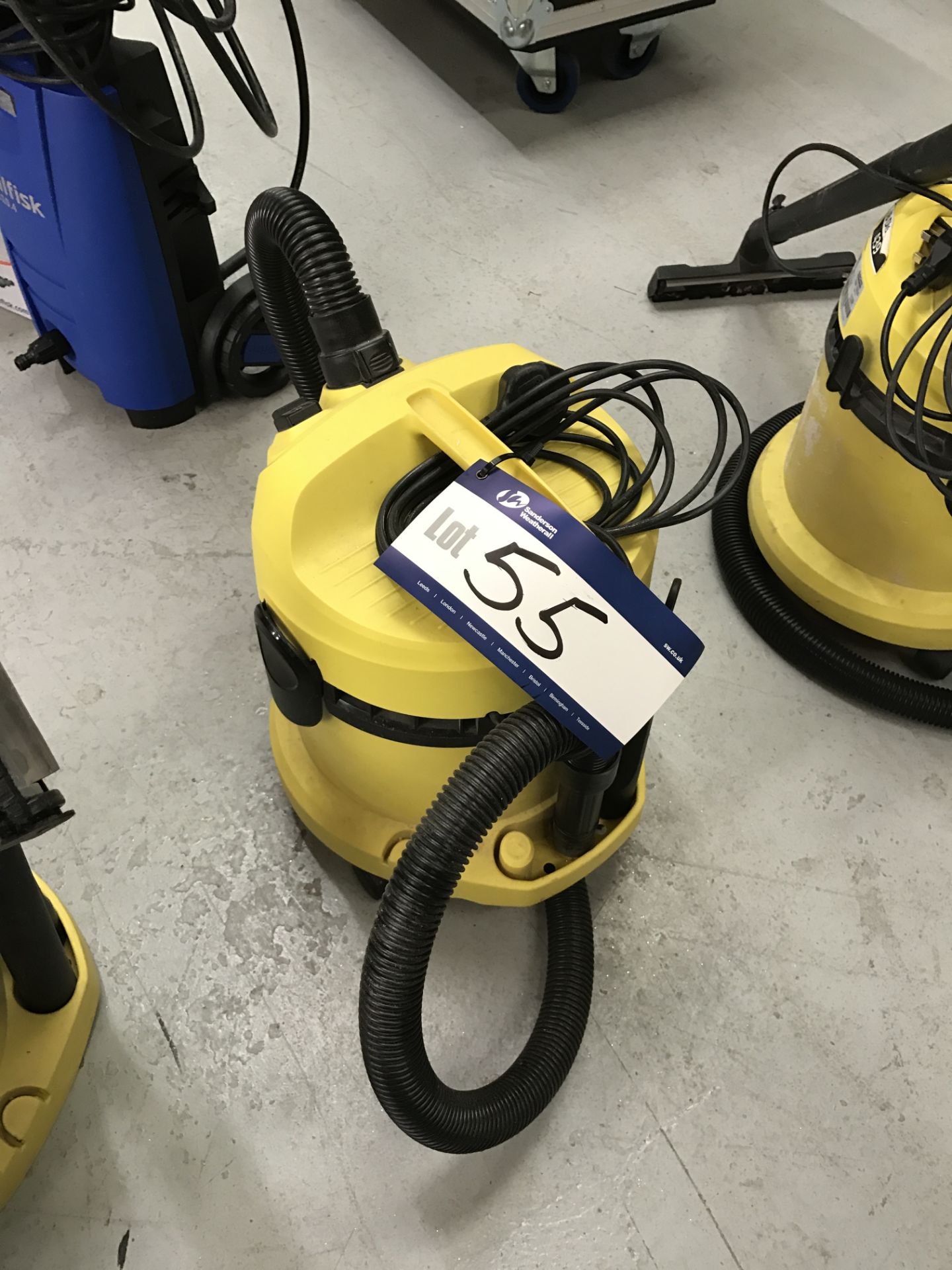 Karcher WD2 Wet and Dry Vac (240v)