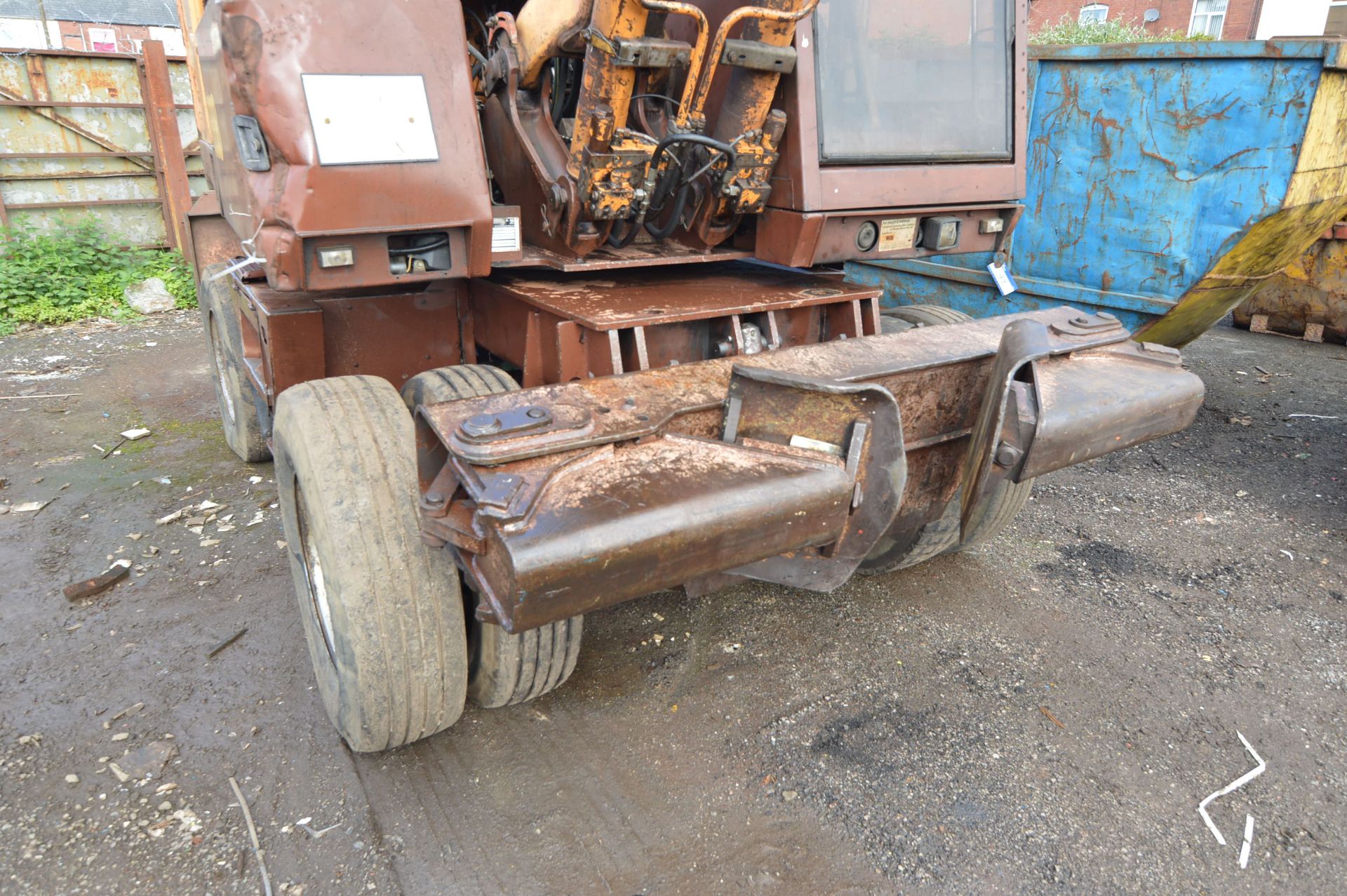 Case 888P MATERIALS HANDLER, serial no. CGG0006322, 17,000kg, 15,539 hours (at time of listing), - Image 6 of 10