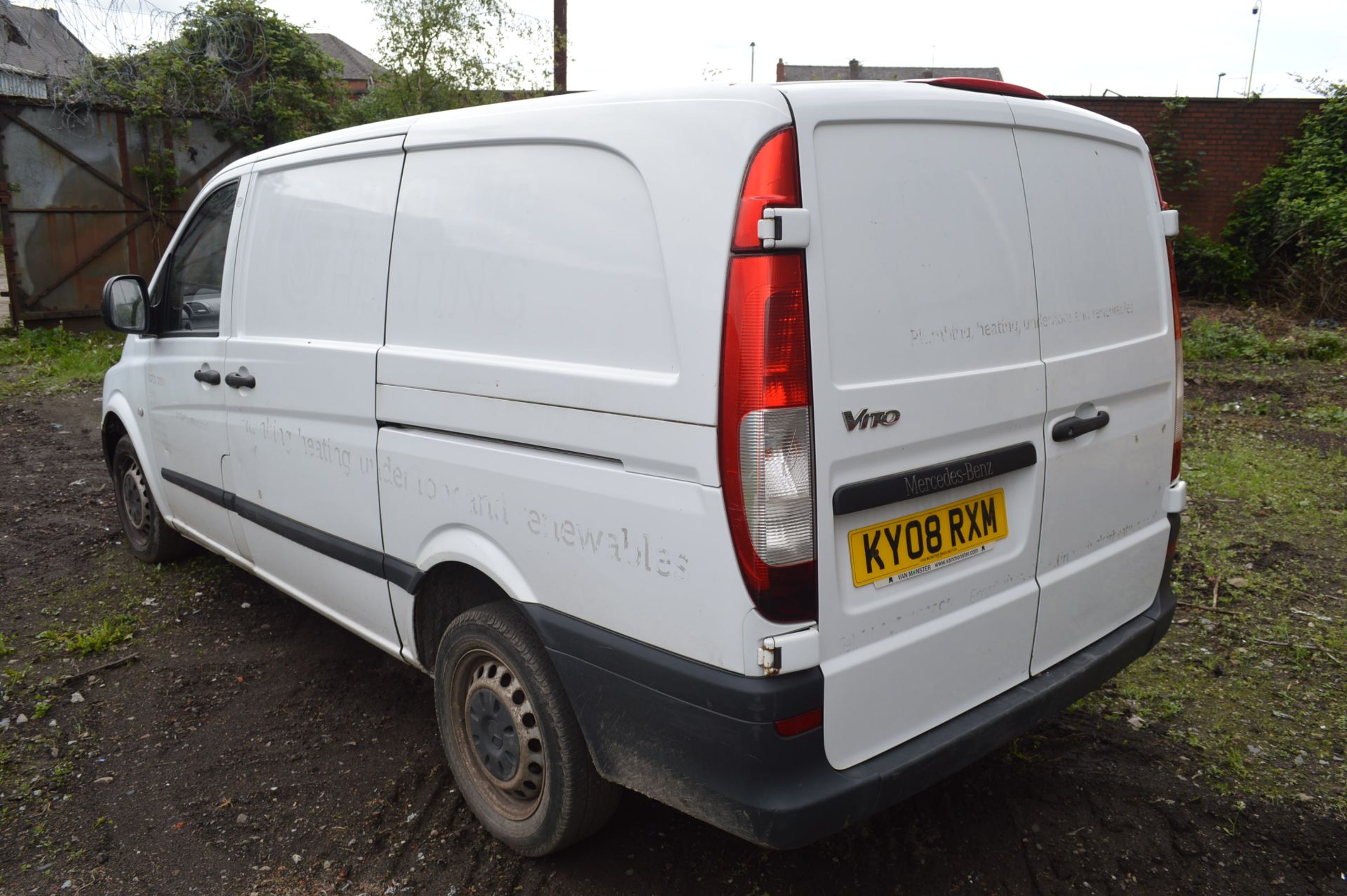 Mercedes VITO 109CDI LONG DIESEL PANEL VAN, registration no. KY08 RXM, date first registered 06/03/ - Image 4 of 7