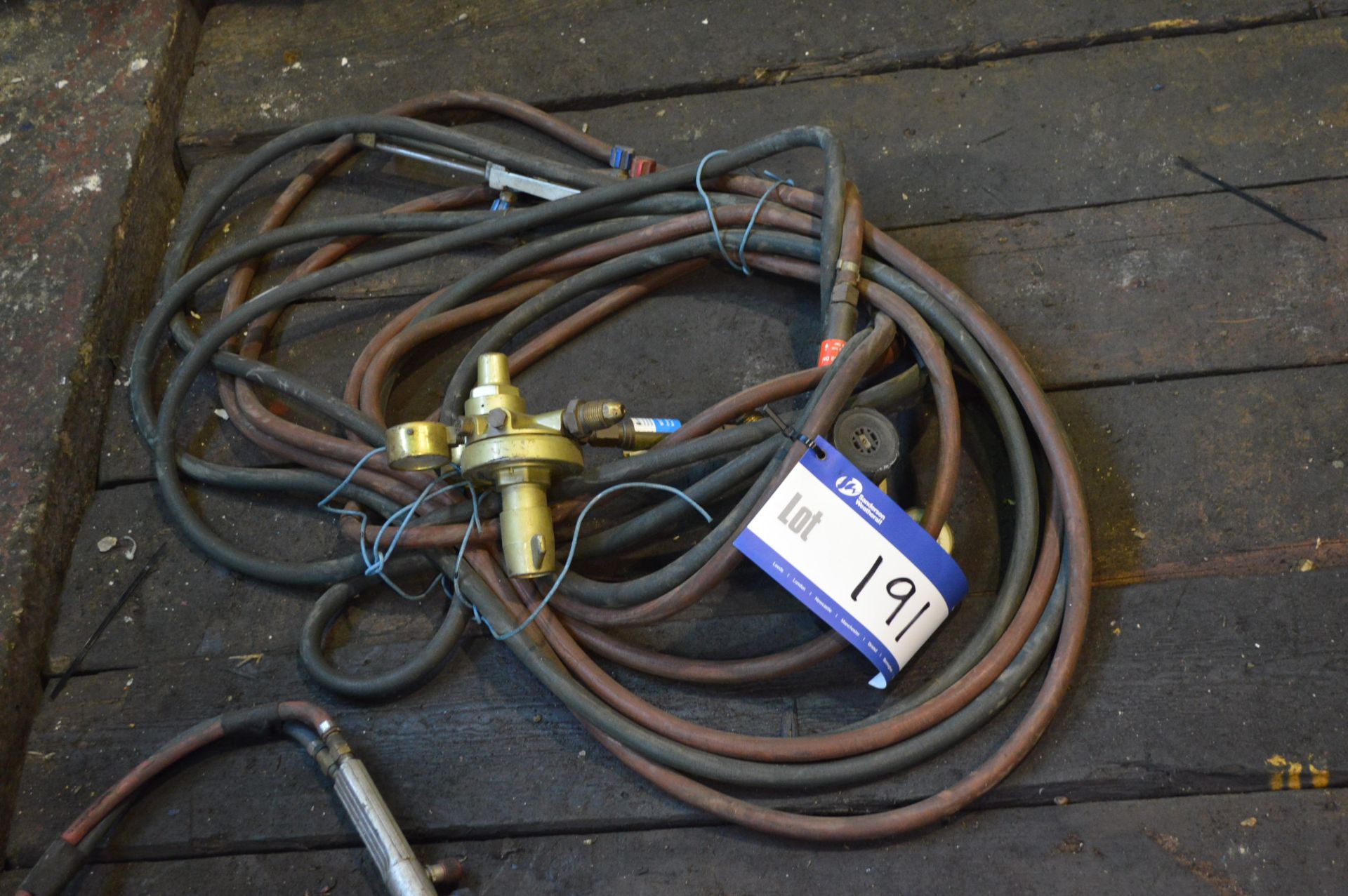 Oxy/Acetylene equipment, as set out