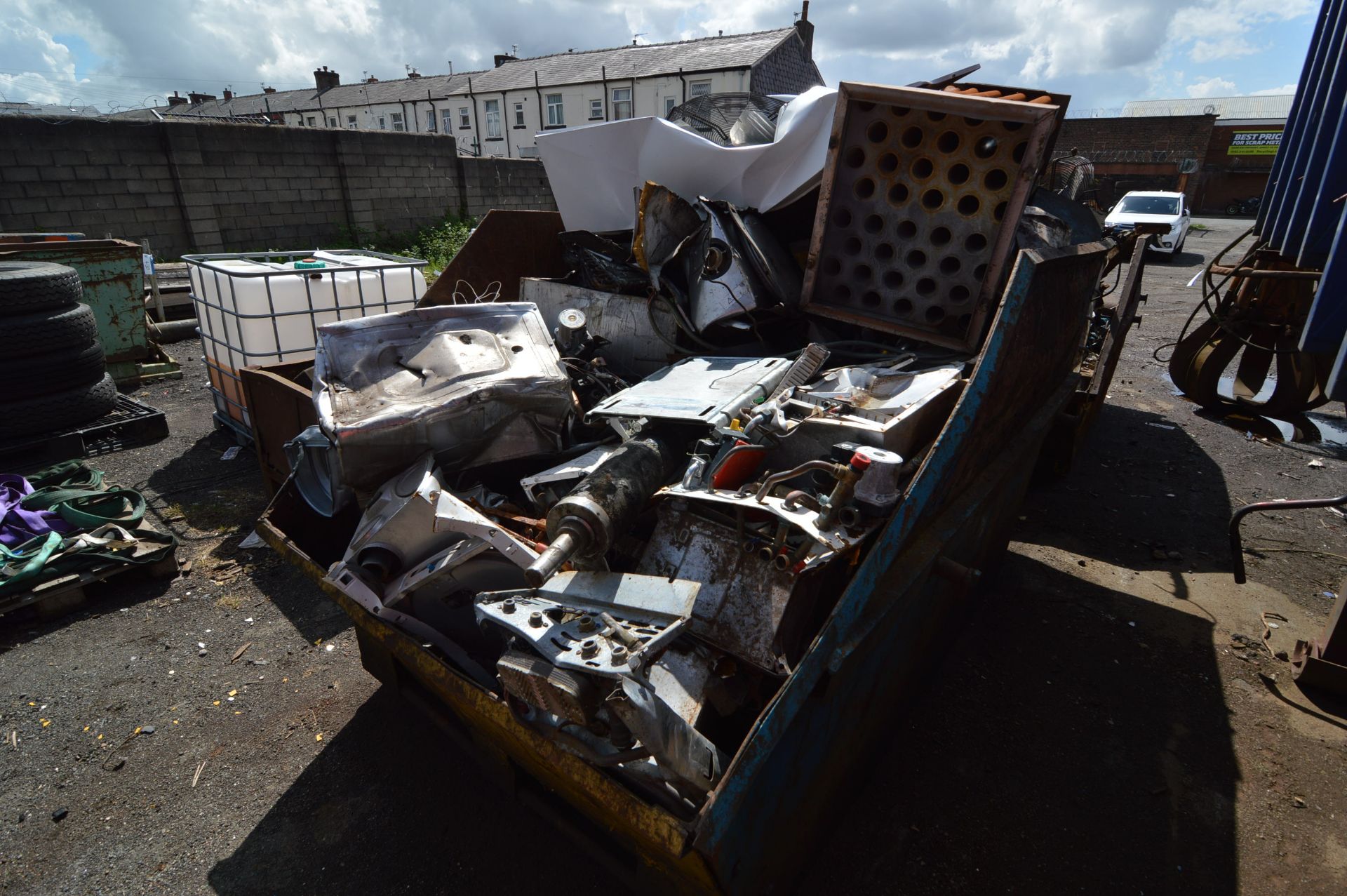 Chain Lift Skip, approx. 3.65m x 1.6m deep with contents comprising mainly stripping scrap - Image 2 of 4