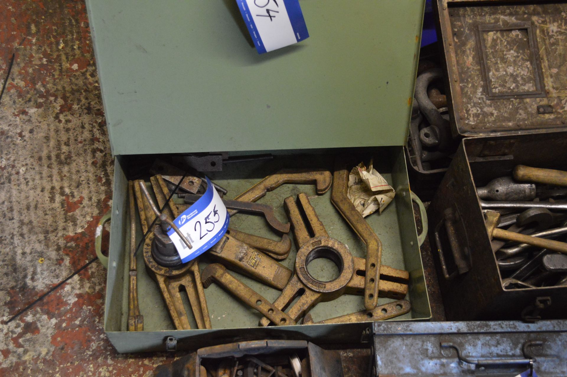 Pulling Tools, with steel box