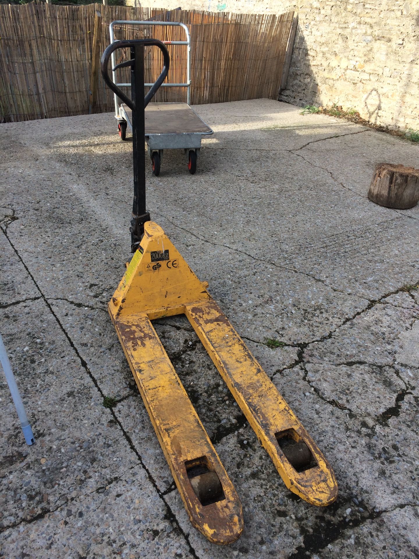 Hydraulic Pallet Truck (Located at Forest Lane, Al