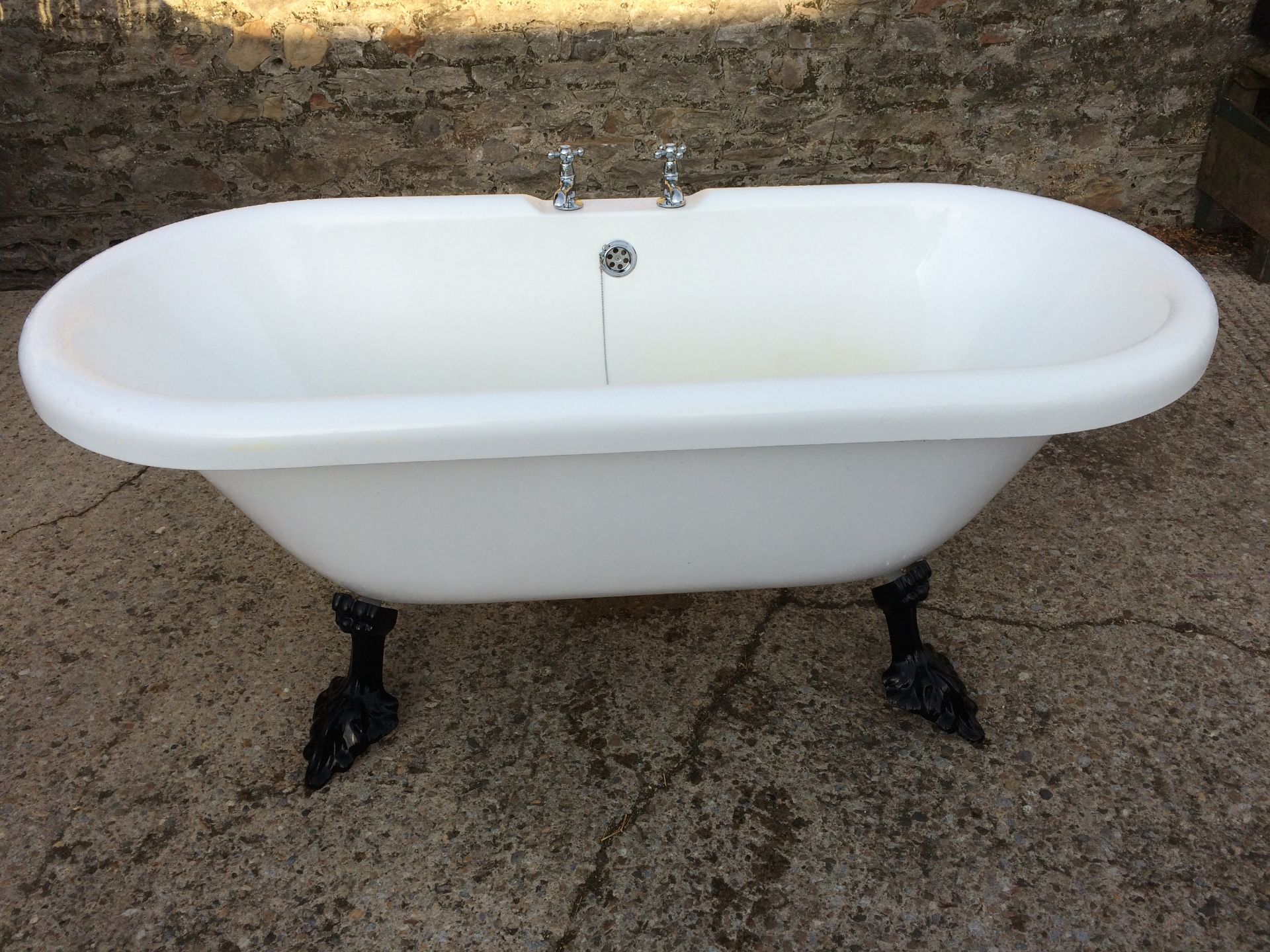 White Acrylic Roll Top Bath on Claw Feet (Located