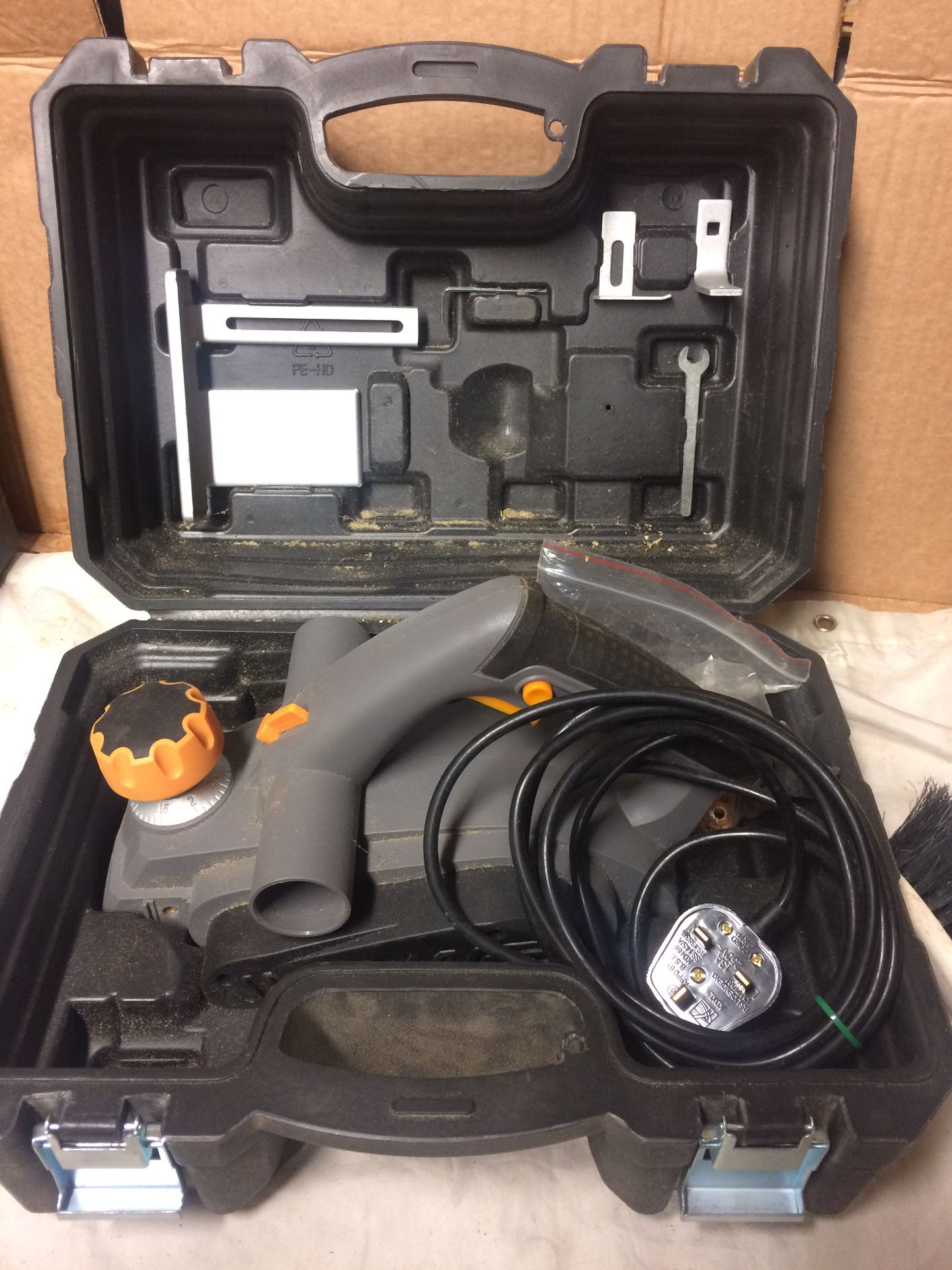 Titan TTB291PLN 240v Planer c/w Case (Lots 11 to 1