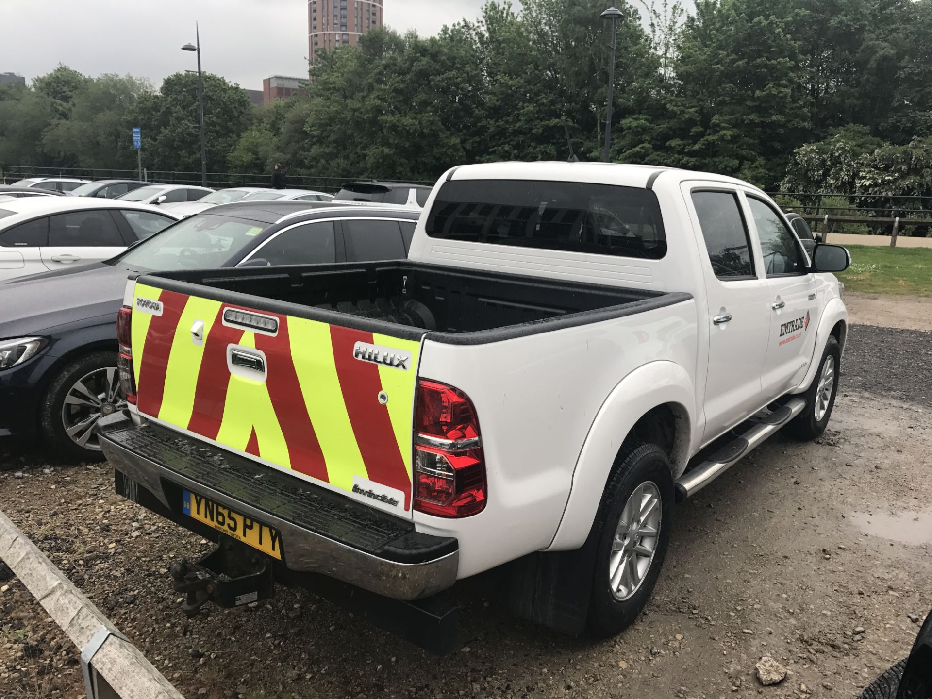 Toyota Hilux Invincible D4 4x4 Pickup Truck, Regis - Image 4 of 10