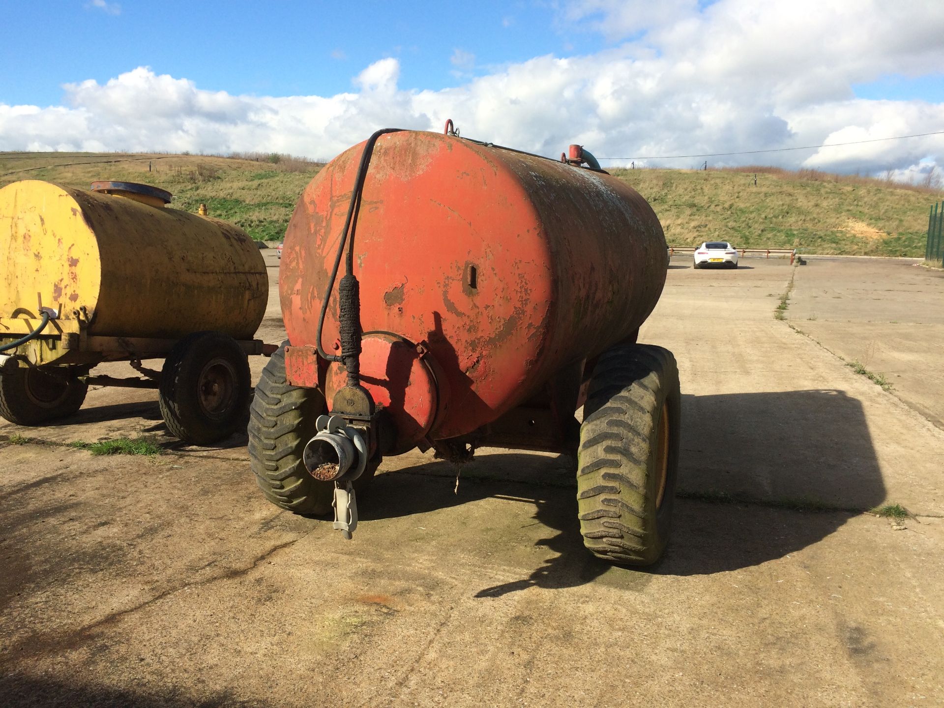 Single Axle Slurry Tanker c/w PTO Driven Pump (Loc - Image 2 of 3