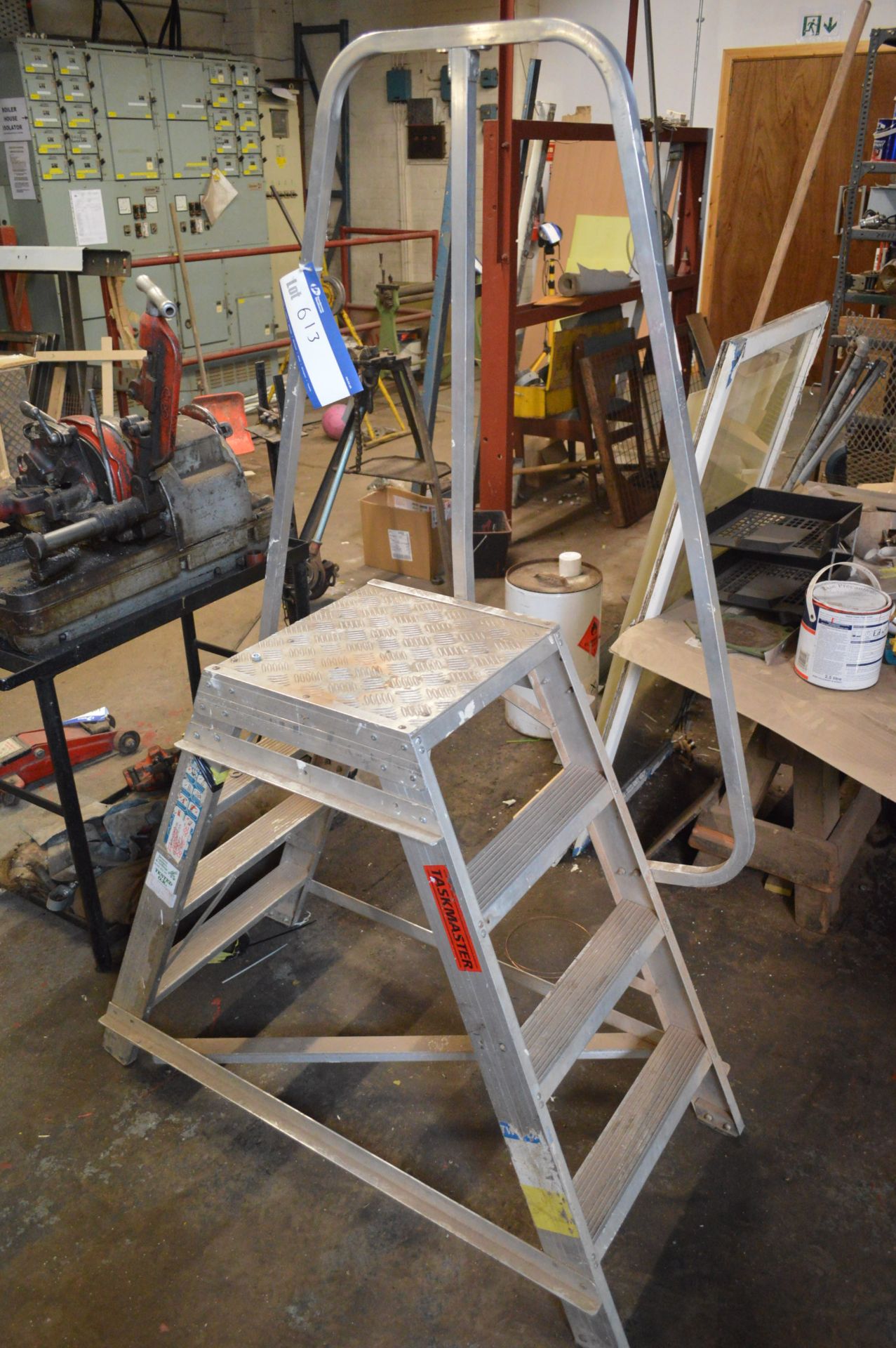 Four Rise Alloy Step Ladder - Image 2 of 2