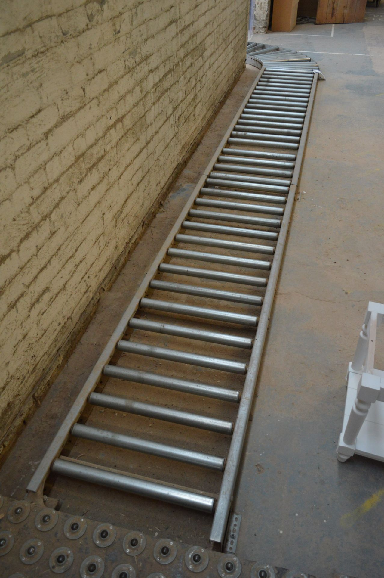 Approx. 5.5m x 580mm Wide Roller Conveyoring, with radius section - Image 2 of 2