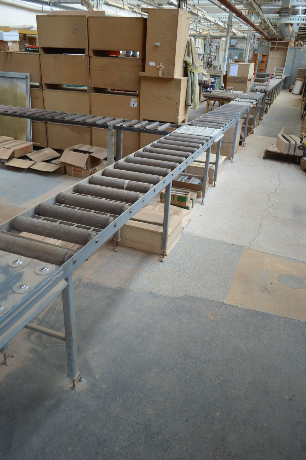 Approx. 15.9m x 450mm Wide Roller Conveyoring, with two gate sections and four roller ball sections - Bild 6 aus 6