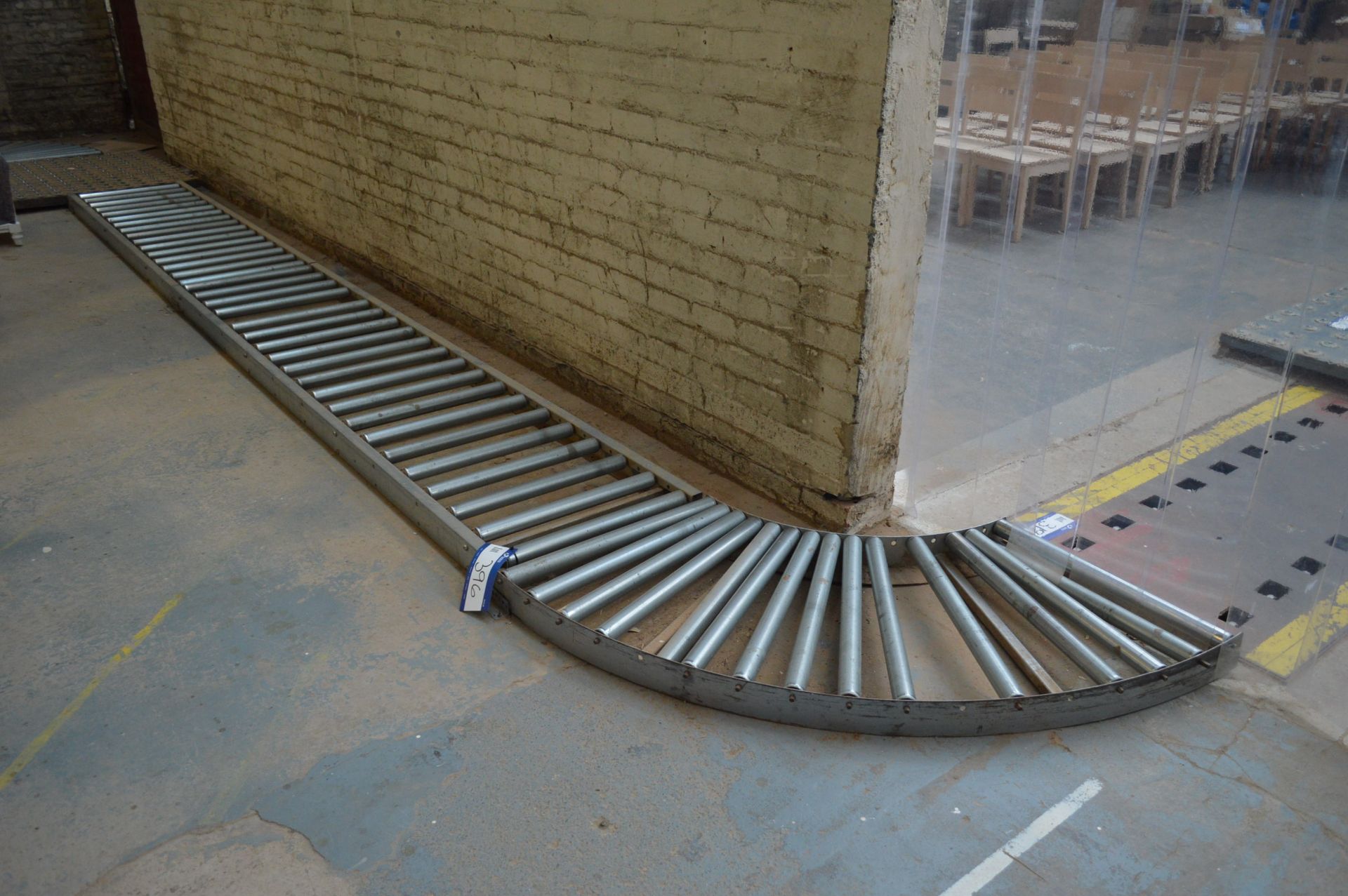 Approx. 5.5m x 580mm Wide Roller Conveyoring, with radius section