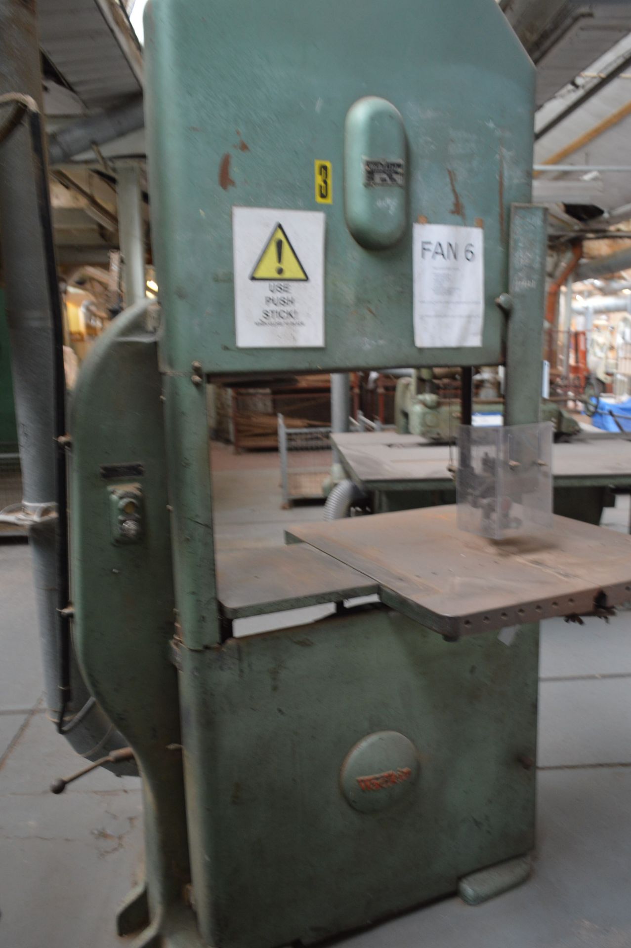 Wadkin DR VERTICAL BANDSAW, serial no. 655S, test no. SC5393, 850mm deep-in-throat, with immediate - Image 3 of 7